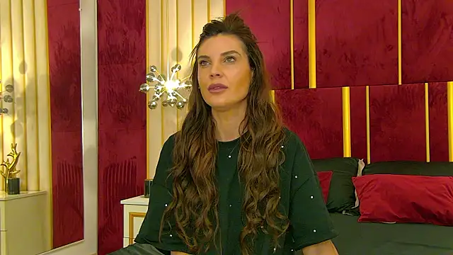 Snapshot of ChloeSins_ chatting on 02-14-26, 04:45 ChloeSins online show from 02-14-26, 04:45