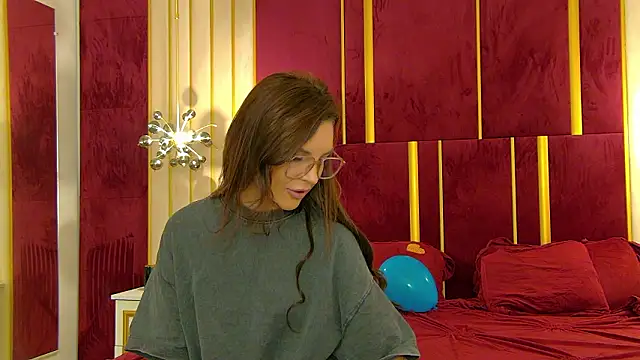 Snapshot of ChloeSins_ chatting on 02-11-26, 04:34 ChloeSins online show from 02-11-26, 04:34