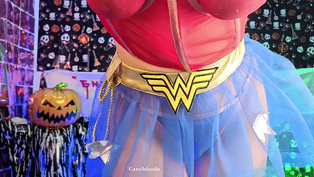 Carolblonde online show from 10-31-25, 10:27
