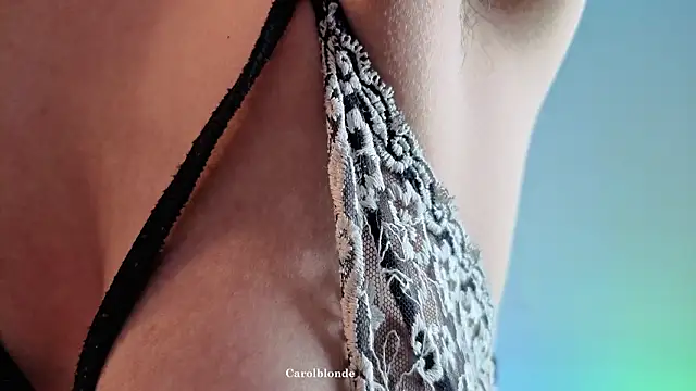 Carolblonde online show from 03-19-26, 01:38