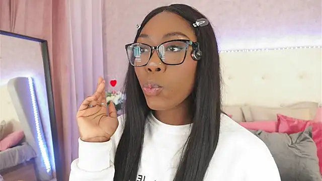 Snapshot of ThianaLopez chatting on 01-11-26, 09:33 ThianaLopez online show from 01-11-26, 09:33