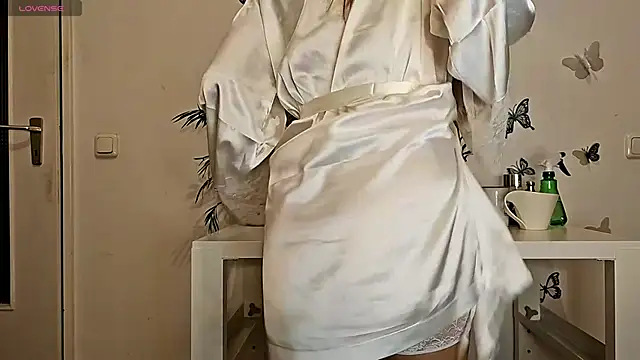 MikkiLove19 online show from 02-13-25, 10:54