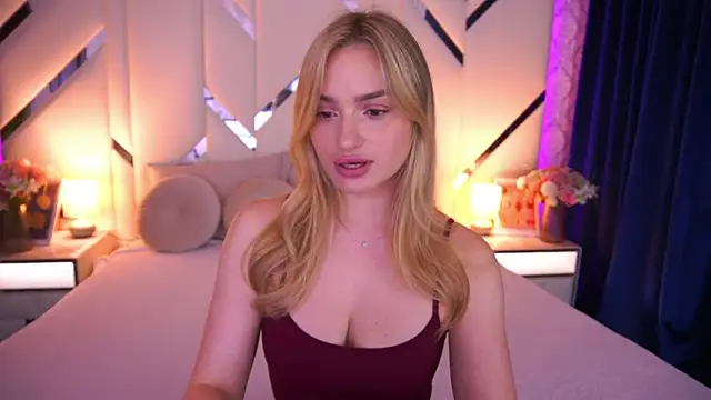Snapshot of LindsieGreyy chatting on 06-04-26, 11:48 LindsieGreyy online show from 06-04-26, 11:48