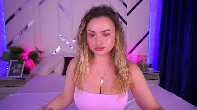 Snapshot of LindsieGreyy chatting on 10-07-25, 06:36 LindsieGreyy online show from 10-07-25, 06:36