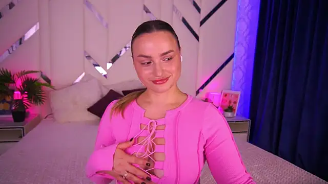 LindsieGreyy online show from 10-29-25, 08:13