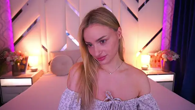 Snapshot of LindsieGreyy chatting on 06-06-26, 06:07 LindsieGreyy online show from 06-06-26, 06:07