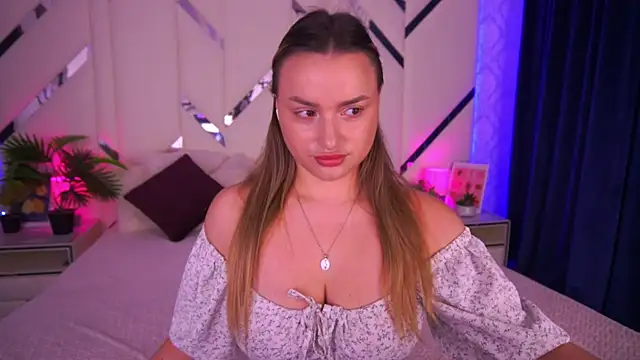 LindsieGreyy online show from 10-28-25, 08:02