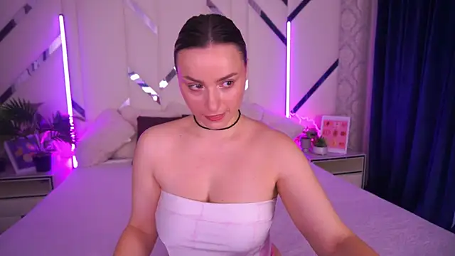 LindsieGreyy online show from 11-22-25, 08:13