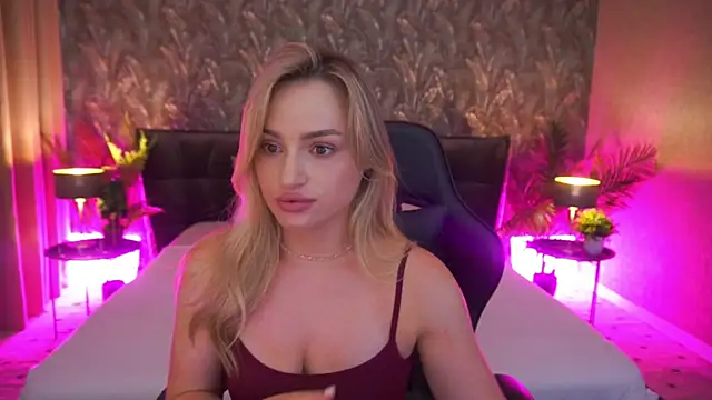 Snapshot of LindsieGreyy chatting on 07-05-26, 01:07 LindsieGreyy online show from 07-05-26, 01:07