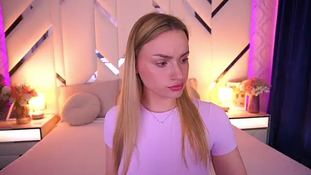 Snapshot of LindsieGreyy chatting on 05-22-26, 01:09 LindsieGreyy online show from 05-22-26, 01:09