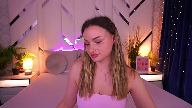 LindsieGreyy online show from 02-12-26, 09:09