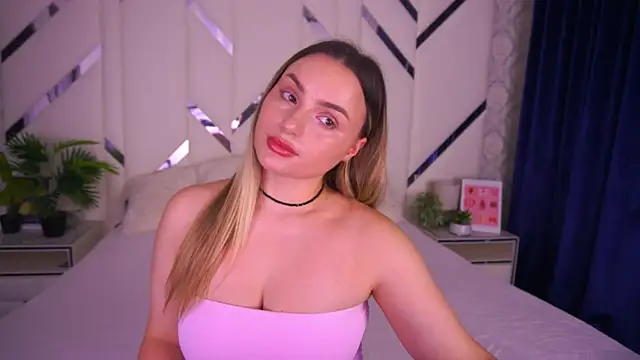 LindsieGreyy online show from 11-08-25, 08:07