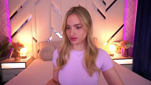 Snapshot of LindsieGreyy chatting on 05-24-26, 06:13 LindsieGreyy online show from 05-24-26, 06:13