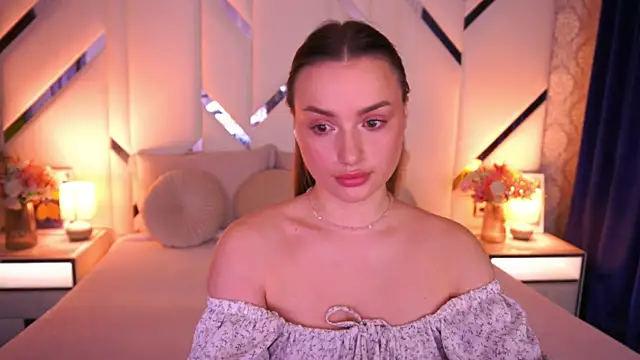 LindsieGreyy online show from 04-01-26, 06:59