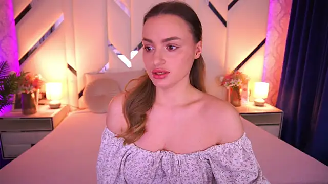 Snapshot of LindsieGreyy chatting on 04-20-26, 06:27 LindsieGreyy online show from 04-20-26, 06:27