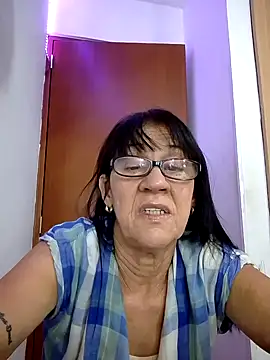 Snapshot of Bellaisabel chatting on 10-25-25, 04:33 Bellaisabel online show from 10-25-25, 04:33