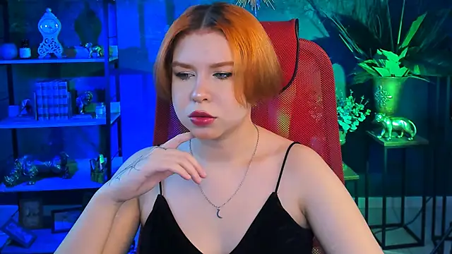 MitsukiMun online show from 03-15-25, 04:21