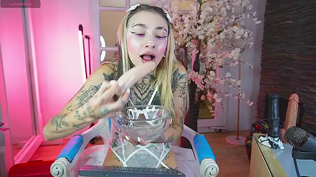 miss   angel online show from 04-23-26, 12:40