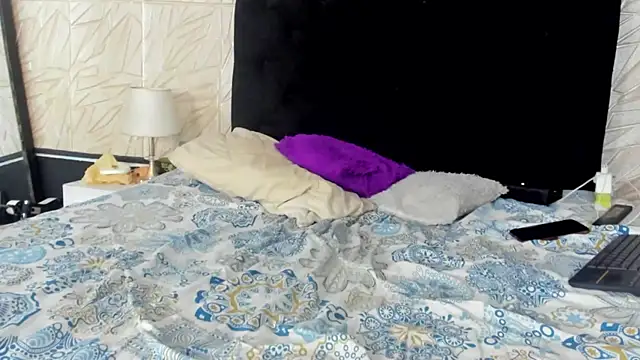 ChanelleJohnson  online show from 12-22-25, 11:16