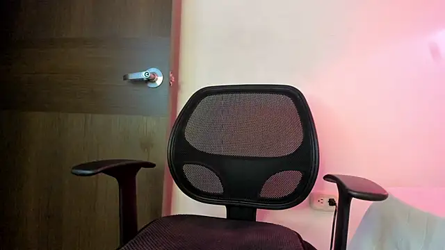 Dhalila  online show from 11-20-25, 12:00