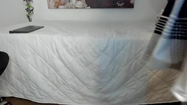 Dhalila  online show from 12-21-25, 05:09