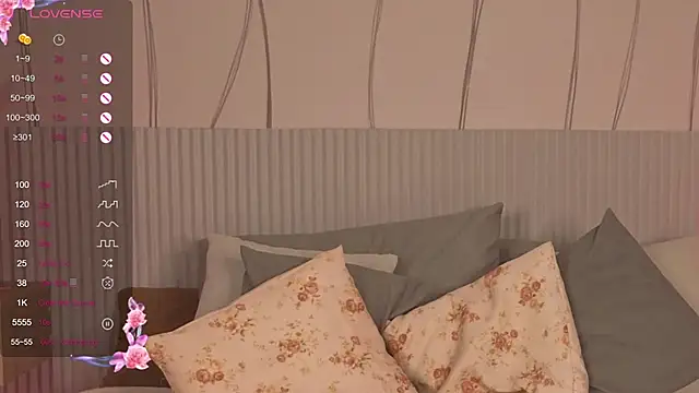 Snapshot of JoYung chatting on 10-18-25, 04:25 JoYung online show from 10-18-25, 04:25