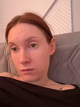 Snapshot of JoYung chatting on 03-23-25, 04:49 JoYung online show from 03-23-25, 04:49