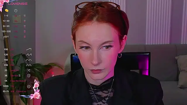 Snapshot of JoYung chatting on 09-12-25, 06:51 JoYung online show from 09-12-25, 06:51