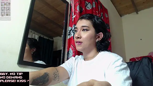 Snapshot of Robin_H00t chatting on 03-11-25, 12:33 Robin H00t online show from 03-11-25, 12:33