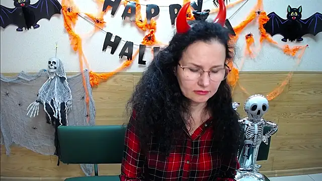 Miroslava Happi online show from 10-31-25, 07:05