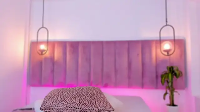 emmiily z online show from 04-16-26, 09:39