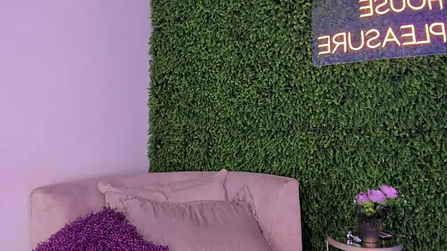 emmiily z online show from 03-11-25, 06:52