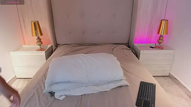 emmiily z online show from 03-15-26, 08:27