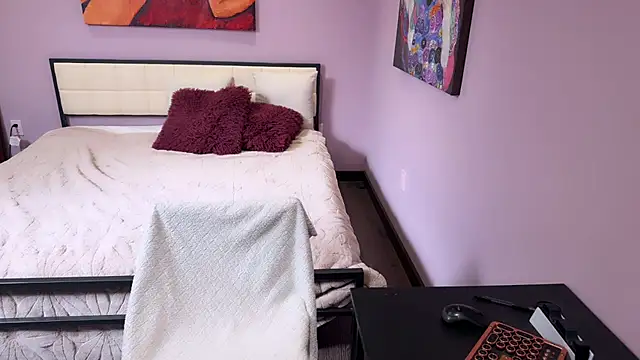 MrsJanetM online show from 04-10-26, 04:52