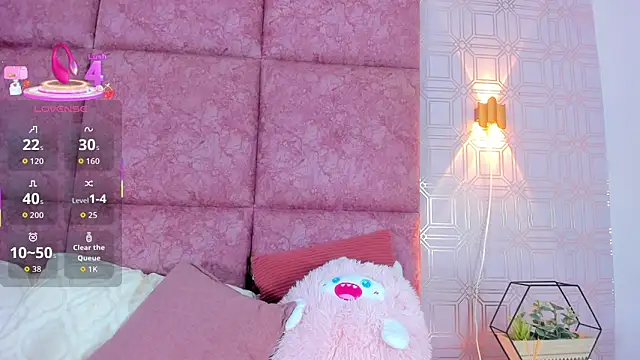 LilyRoxi online show from 10-11-25, 09:16