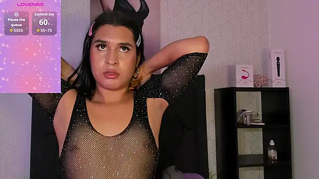 Selena fox7 online show from 11-07-25, 03:33