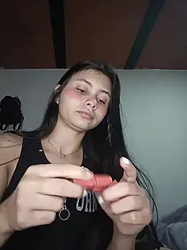 Snapshot of CHLOE_ISABELL chatting on 02-24-26, 11:33 CHLOE ISABELL online show from 02-24-26, 11:33