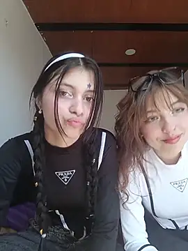 Snapshot of CHLOE_ISABELL chatting on 02-26-26, 04:29 CHLOE ISABELL online show from 02-26-26, 04:29