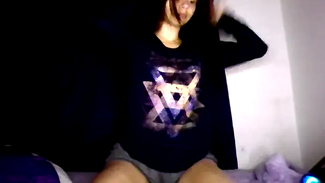 CHLOE ISABELL online show from 04-18-26, 06:16