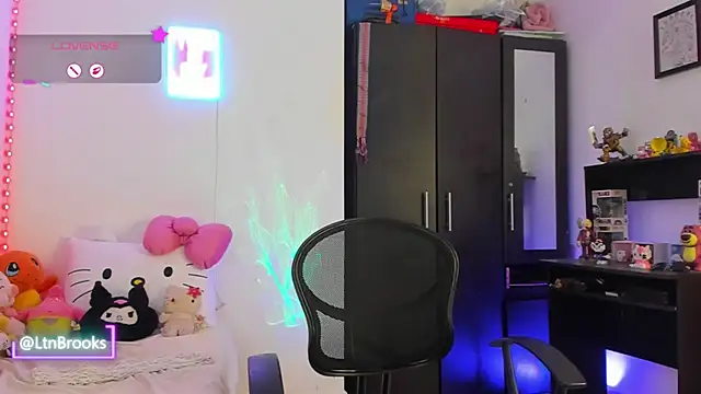 Annaa Brooks online show from 11-07-25, 11:26