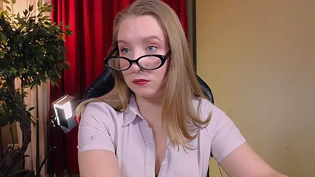 Saint Vicious online show from 12-04-25, 08:41