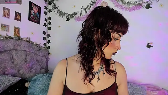 Snapshot of roxxystar_ chatting on 10-24-25, 01:04 roxxystar online show from 10-24-25, 01:04