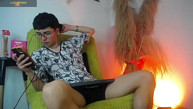 MaikyCooper online show from 09-10-25, 03:55