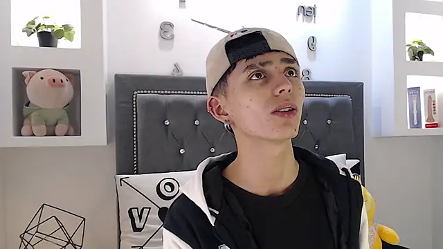 MaikyCooper online show from 03-18-25, 05:56