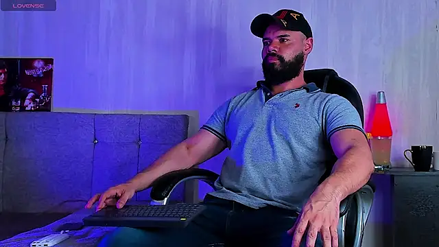 Luke Diaz7 online show from 03-18-26, 02:48