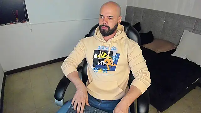 Luke Diaz7 online show from 10-18-25, 04:36