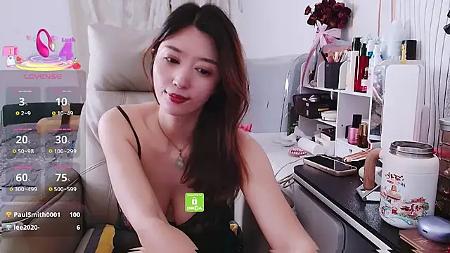 Snapshot of Tangtang-baby chatting on 05-18-26, 04:12 Tangtang-baby online show from 05-18-26, 04:12