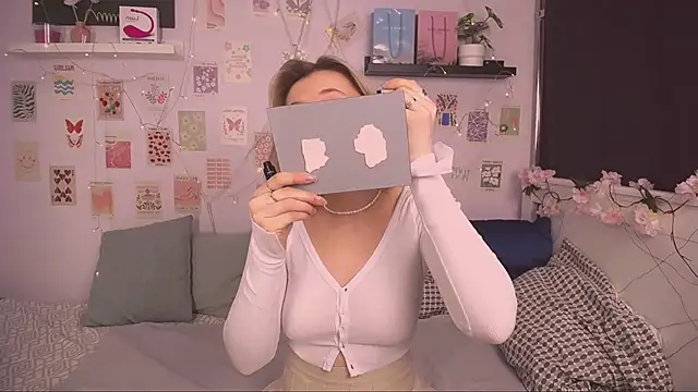Snapshot of EllySunlover chatting on 03-03-25, 03:49 EllySunlover online show from 03-03-25, 03:49
