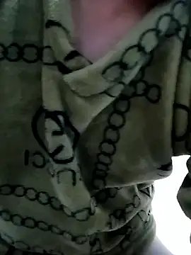 Snapshot of jhon_1988_24 chatting on 02-12-26, 12:32 jhon 1988 24 online show from 02-12-26, 12:32