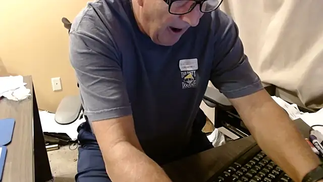 olderandwiser2 online show from 09-09-25, 04:22